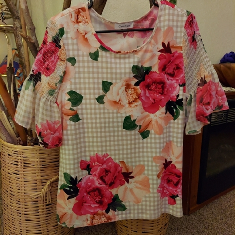 Calvin Klein Floral Butterfly Sleeve Scoop Neck Top